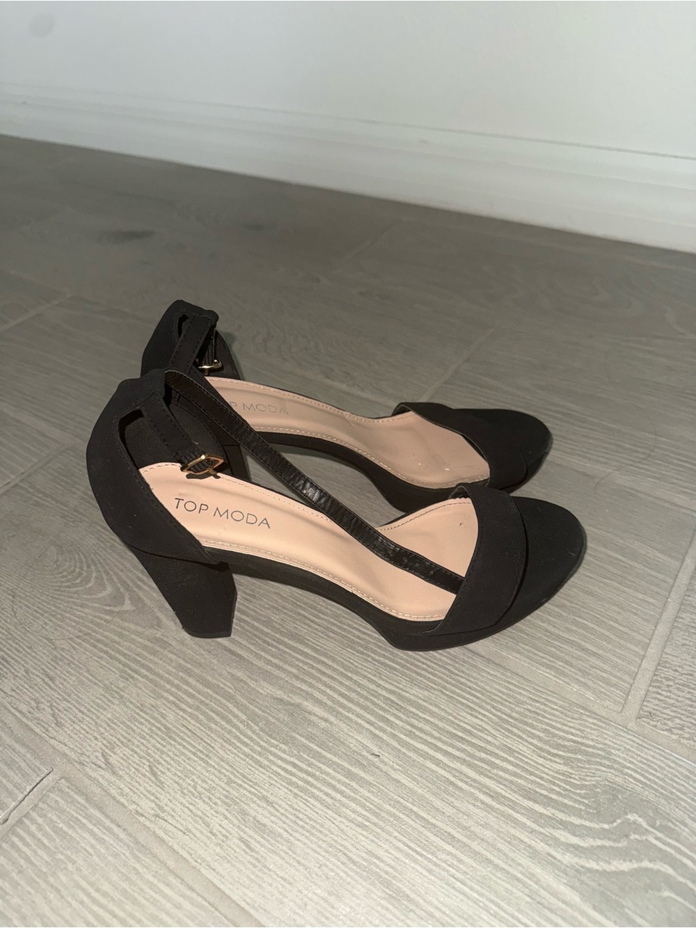 TOP Moda Black Open-Toe Mid Block Heels